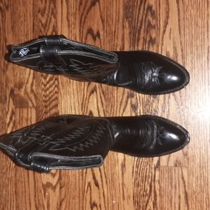 Womens black cowboy style boots